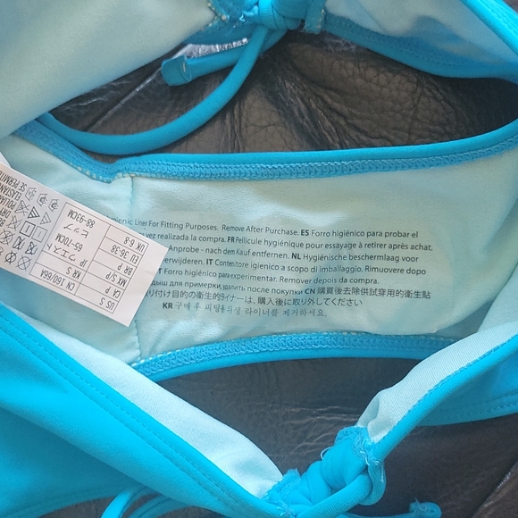 Azure bikini 👙 - Picture 6 of 7